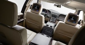 15LincolnNavigator_16_HR