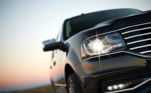 15LincolnNavigator_25_HR