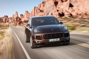 New_Porsche_Cayenne_Diesel_embargo_00_01_CEST_24_July_2014_ii