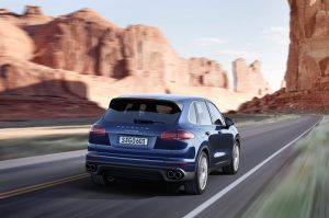 New_Porsche_Cayenne_S_Diesel_embargo_00_01_CEST_24_July_2014_ii