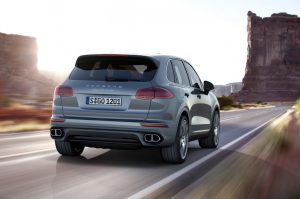 New_Porsche_Cayenne_Turbo_embargo_00_01_CEST_24_July_2014_ii
