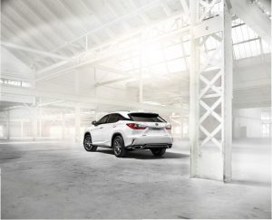 RX_350_F_SPORT_loc_06