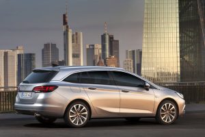 Opel-Astra-Sports-Tourer-13