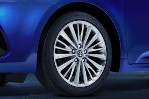 2015-ToyotaAvensis-05