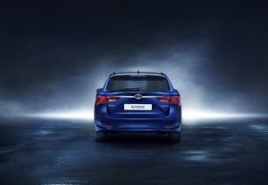 2015-ToyotaAvensis-31