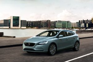 175932_Volvo_V40_T4_Momentum_Location_3_4_Front