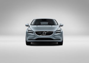 175952_Volvo_V40_T4_Momentum_Studio_Front