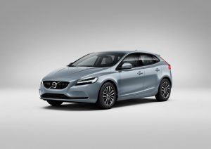175953_Volvo_V40_T4_Momentum_Studio_3_4_Front