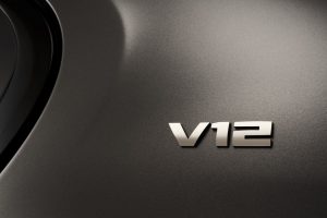 P90208699_highRes_bmw-m760li-xdrive-ex