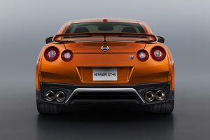 2017_nissan_gtr_36