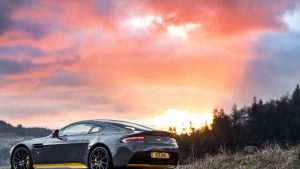 2017-aston-martin-vantage (10)