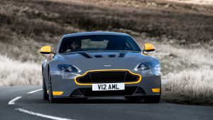 2017-aston-martin-vantage (15)