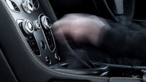 2017-aston-martin-vantage (18)