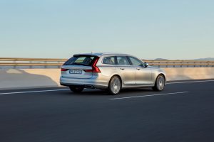 191758_New_Volvo_V90_location_driving