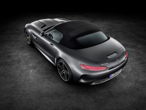 2017-mercedesamggt-roadster-02