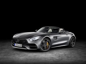 2017-mercedesamggt-roadster-05