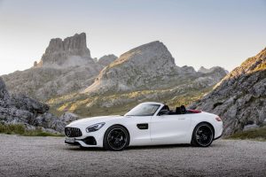 2017-mercedesamggt-roadster-20