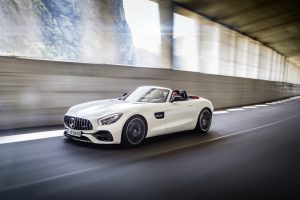 2017-mercedesamggt-roadster-22