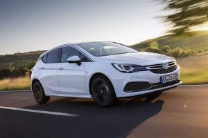 2016-opel-astra-adaptive-cruise-control-2