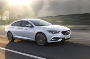 2017-VauxhallInsignia-02