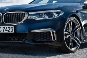 p90244773_highres_the-new-bmw-m550i-xd
