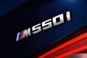 p90244775_highres_the-new-bmw-m550i-xd