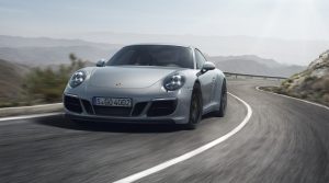 2018-Porsche-911-GTS-10