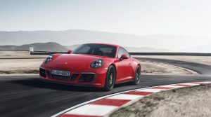 2018-Porsche-911-GTS-2