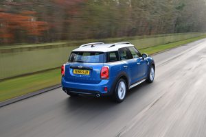 P90245896_highRes_mini-cooper-s-countr