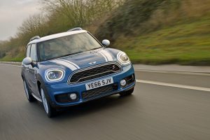 P90245905_highRes_mini-cooper-s-countr