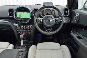 P90245972_highRes_mini-cooper-s-countr