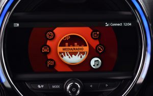 P90246003_highRes_mini-countryman-8-8-