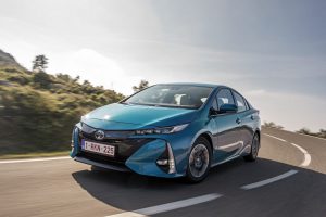 2017-Toyota-PriusPHEV-22
