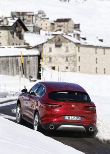 Alfa-Romeo-Stelvio-24