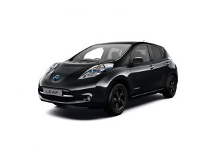 2017-nissan-leaf-black-edition-2