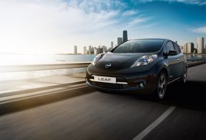 2017-nissan-leaf-black-edition-8