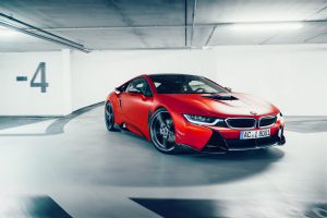 BMW i8 by AC Schnitzer Parkhaus fahrend vorne_72