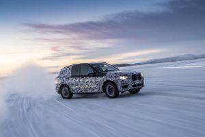 P90249818_highRes_the-new-bmw-x3-under