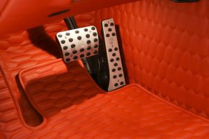 brabus-850-convertible-white-red-24