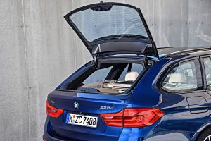 P90245052_highRes_the-new-bmw-5-series