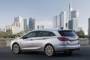 Opel-Astra-Sports-Tourer-11