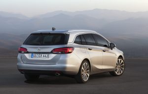 Opel-Astra-Sports-Tourer-8