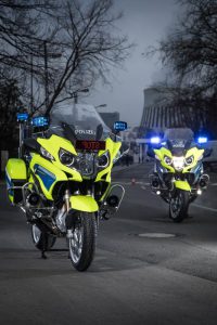 P90259094_highRes_bmw-at-the-rettmobil