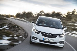 opel-vauxhall-zafira-tourer-2017-1