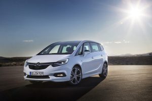 opel-vauxhall-zafira-tourer-2017-4