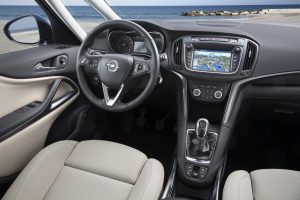 opel-vauxhall-zafira-tourer-2017-5