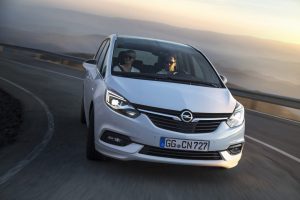 opel-vauxhall-zafira-tourer-2017-7