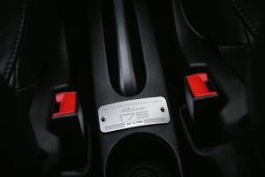 2017-abarth-695-rivale-12