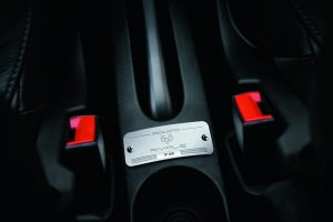 2017-abarth-695-rivale-8