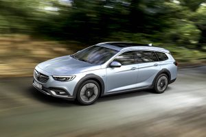2017-opel-insignia-country-tourer-3